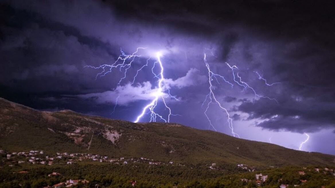 Πρόσκαιρη επιδείνωση του καιρού με βροχές και καταιγίδες στη δυτική Ελλάδα