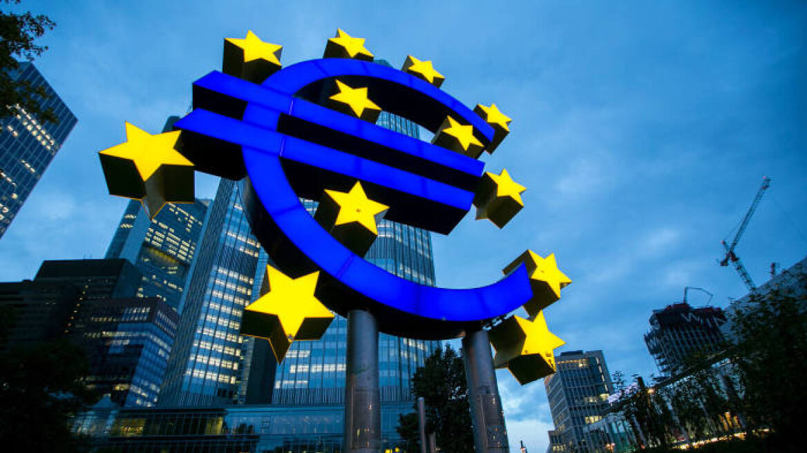 Central banks cut Euro exposure in favour of Sterling amid bloc jitters
