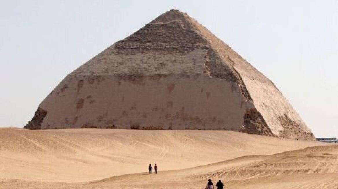 Φωτογραφίες: Ανακαλύφθηκε πυραμίδα 3.700 ετών σε νεκρόπολη στην Αίγυπτο