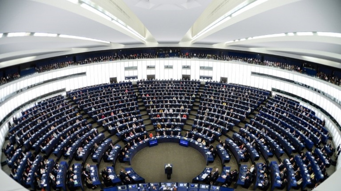 Ευρωκοινοβούλιο: «Κλείστε τη διαπραγμάτευση - Η αβεβαιότητα κάνει κακό στην ελληνική οικονομία και στην ευρωζώνη»