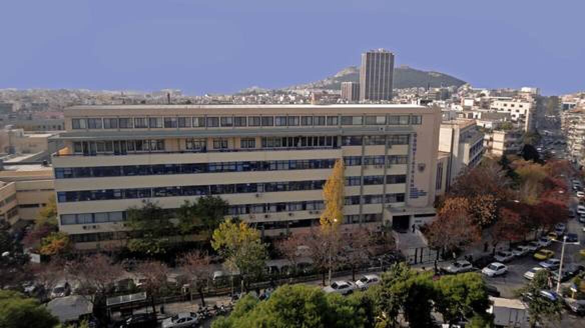 Σήμα κινδύνου εκπέμπει η Οδοντιατρική Σχολή Αθηνών