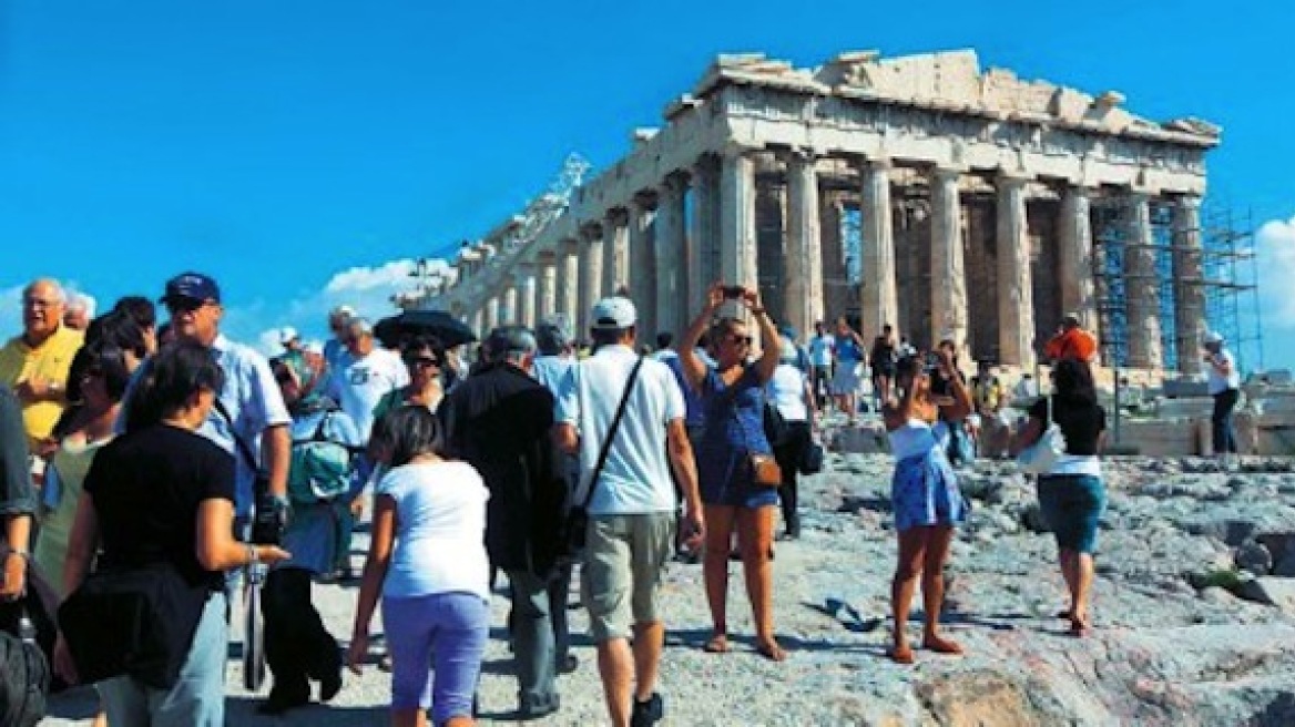 Visitors to Greece spend only 68 euros on average, BoG data shows