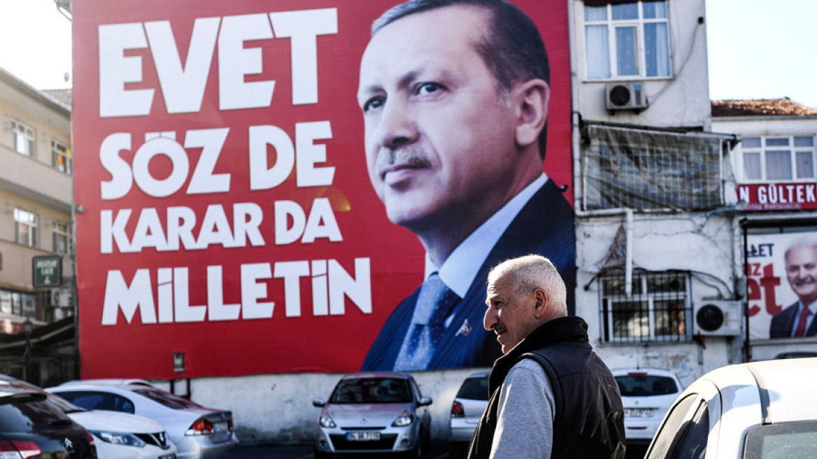 Δημοψήφισμα στην Τουρκία: Δημοσκοπικό θρίλερ λίγο πριν το άνοιγμα της κάλπης