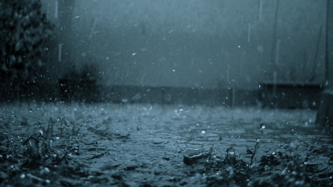 Ιονία Οδός: Με βροχή και ουρές χιλιομέτρων η επιστροφή των εκδρομέων