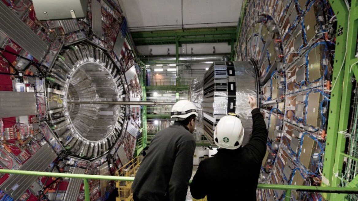 Το CERN αλλάζει τη φυσική: Εντοπίστηκαν ανωμαλίες στον τρόπο διάσπασης των σωματιδίων