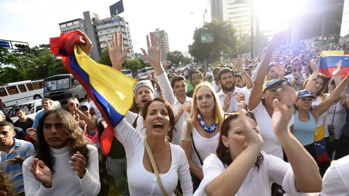 Κρίσιμες ώρες στην Βενεζουέλα: Σήμερα στους δρόμους υποστηρικτές και αντίπαλοι του Μαδούρο