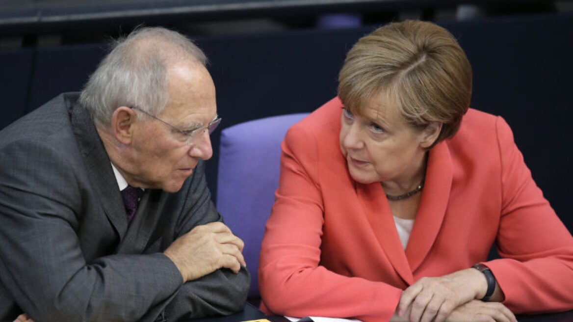 Süddeutsche Zeitung: Ο Σόιμπλε θέλει Ευρωπαϊκό Νομισματικό Ταμείο και πείθει τη Μέρκελ