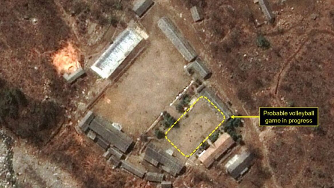 Περίεργες φωτογραφίες με Βορειοκορεάτες να παίζουν βόλεϊ στις πυρηνικές εγκαταστάσεις