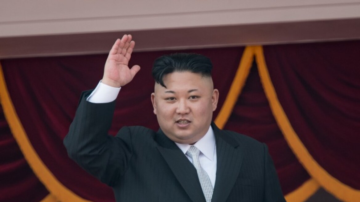 Βόρεια Κορέα: Τανκ χάλασε στην μεγάλη παρέλαση μπροστά στον Κιμ Γιονγκ Ουν!
