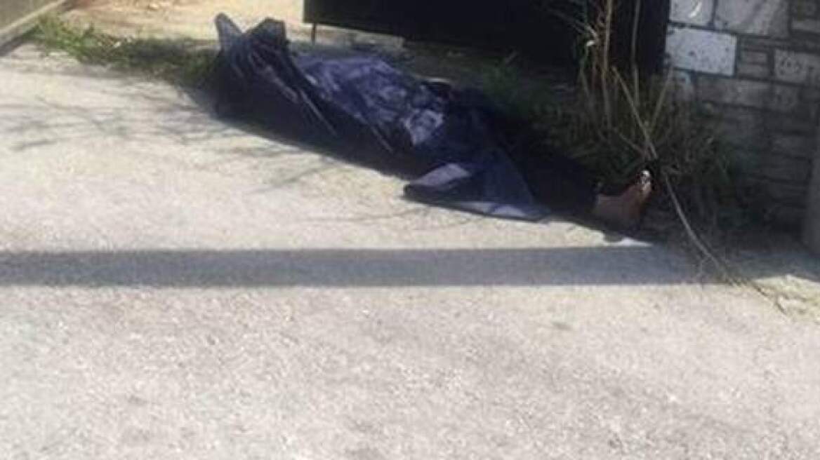 Σοκ: Εγκαταλειμμένο στο δρόμο το πτώμα του άντρα που κάηκε στο Πανόραμα