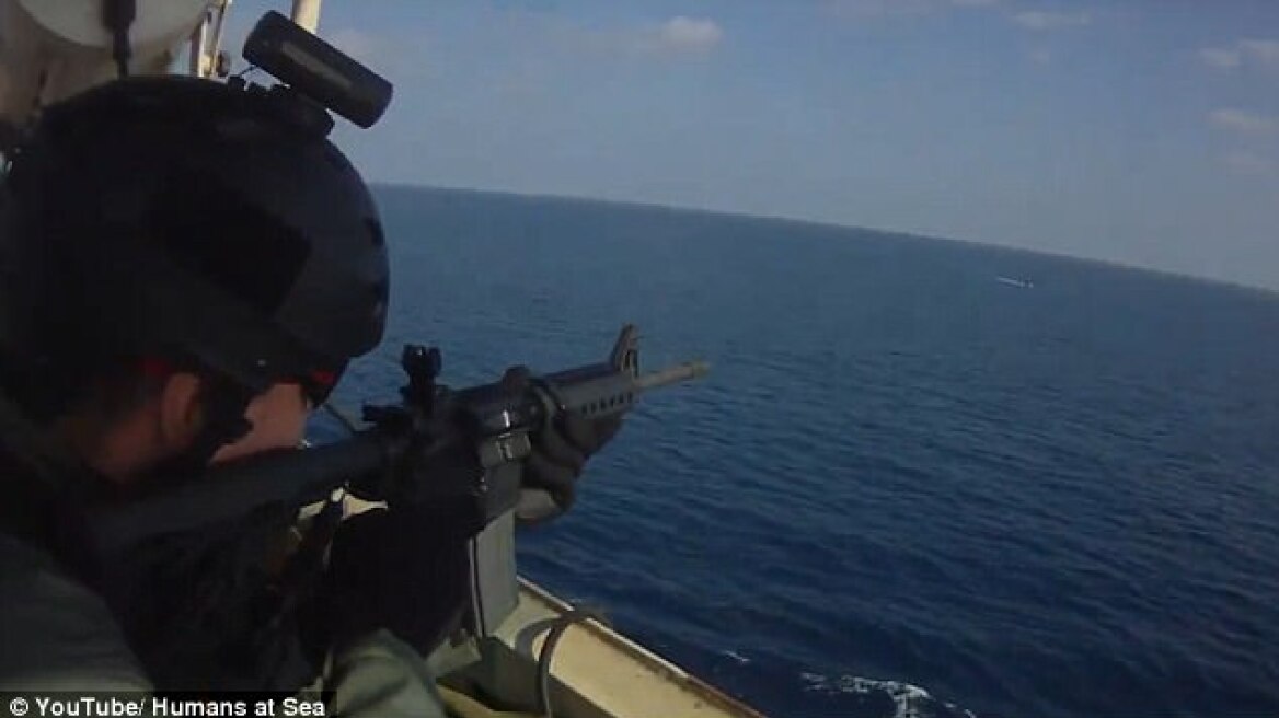 Βίντεο σοκ: Ανταλλαγή πυροβολισμών μεταξύ μισθοφόρων και Σομαλών πειρατών 