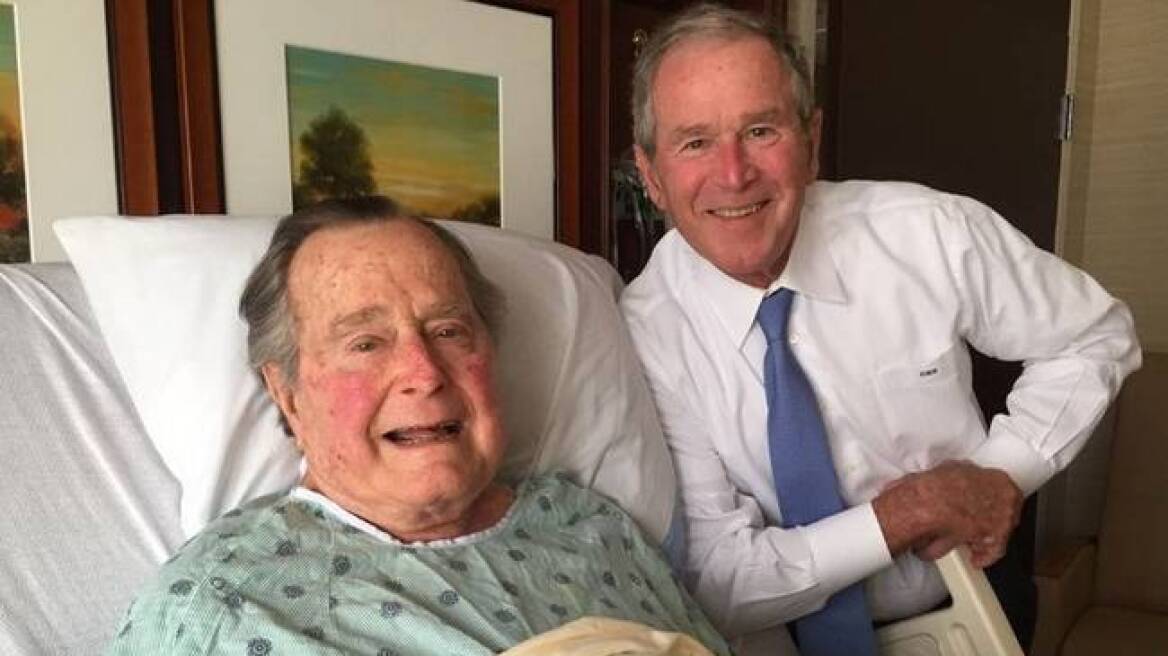 ΗΠΑ: Θα παραμείνει για λίγες ακόμη ημέρες στο νοσοκομείο ο Τζορτζ Μπους