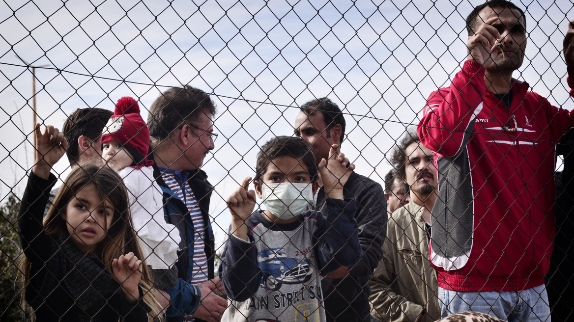 Διεθνής Αμνηστία: Μεταφέρετε τους πρόσφυγες από το Ελληνικό σε άλλες δομές