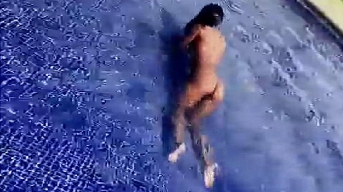 Kourtney Kardashian bares butt! (video-photo)