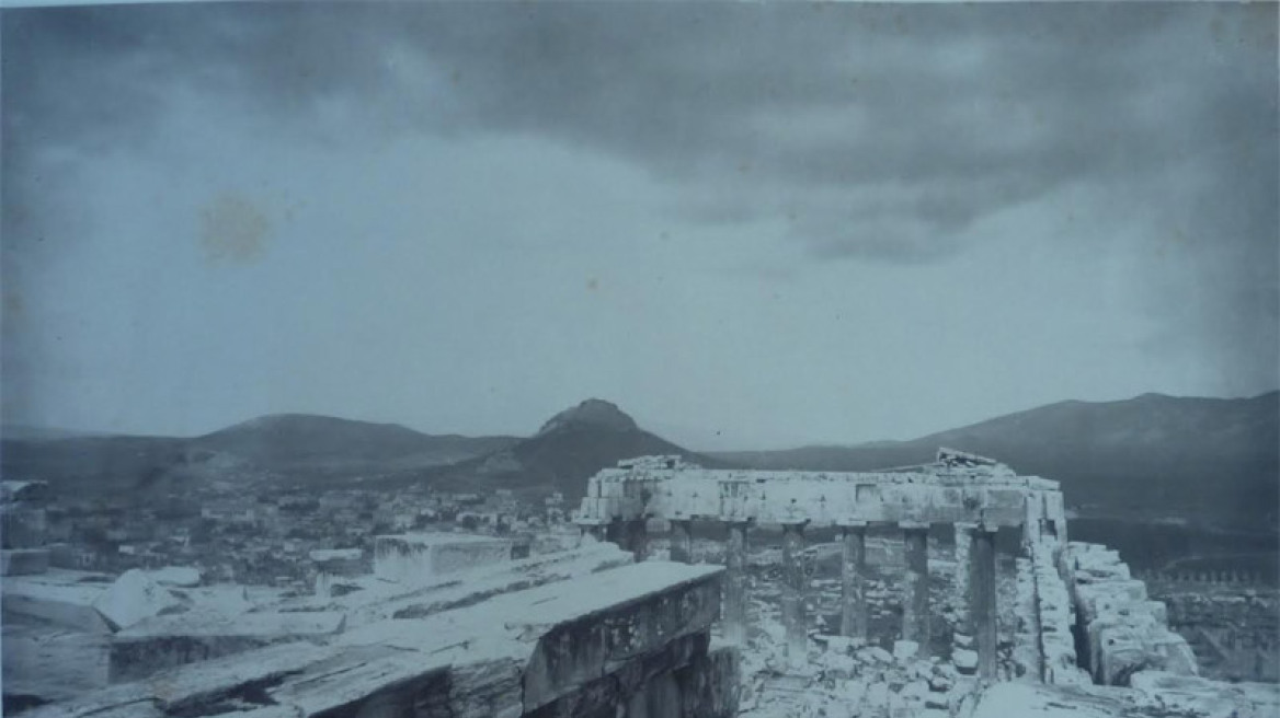 Μνημείων Μνήμες. Η φωτογραφική απεικόνιση των αρχαίων μνημείων της Αθήνας κατά τον 19ο αιώνα