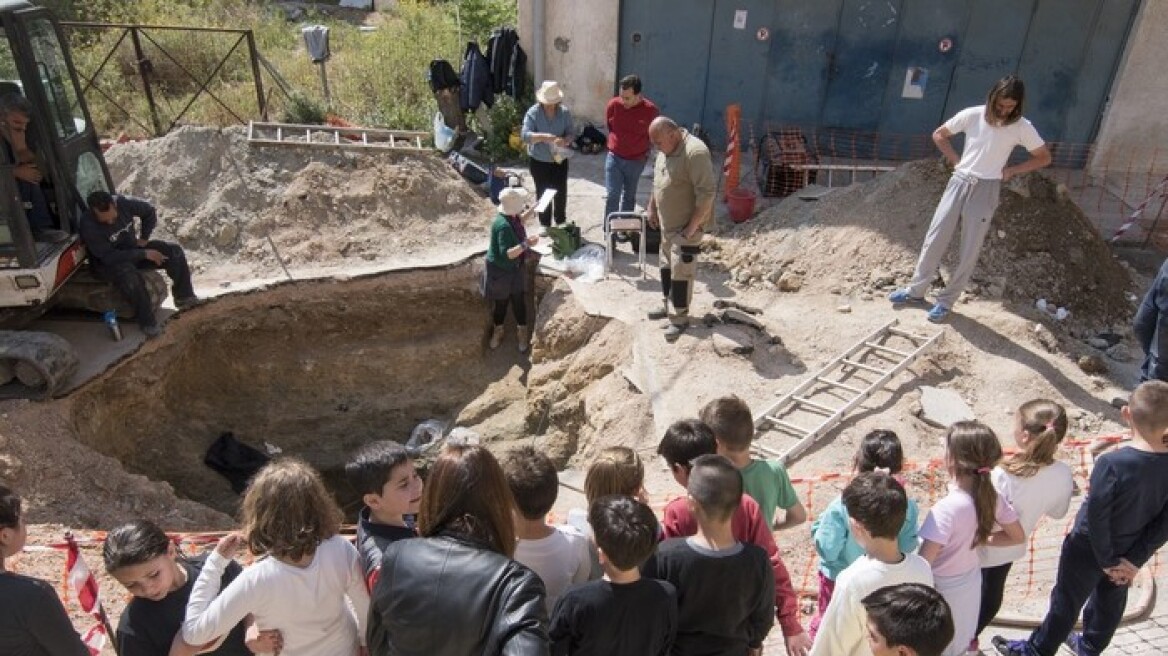 Ανακαλύφθηκε θαλαμωτός μυκηναϊκός τάφος στη Σαλαμίνα