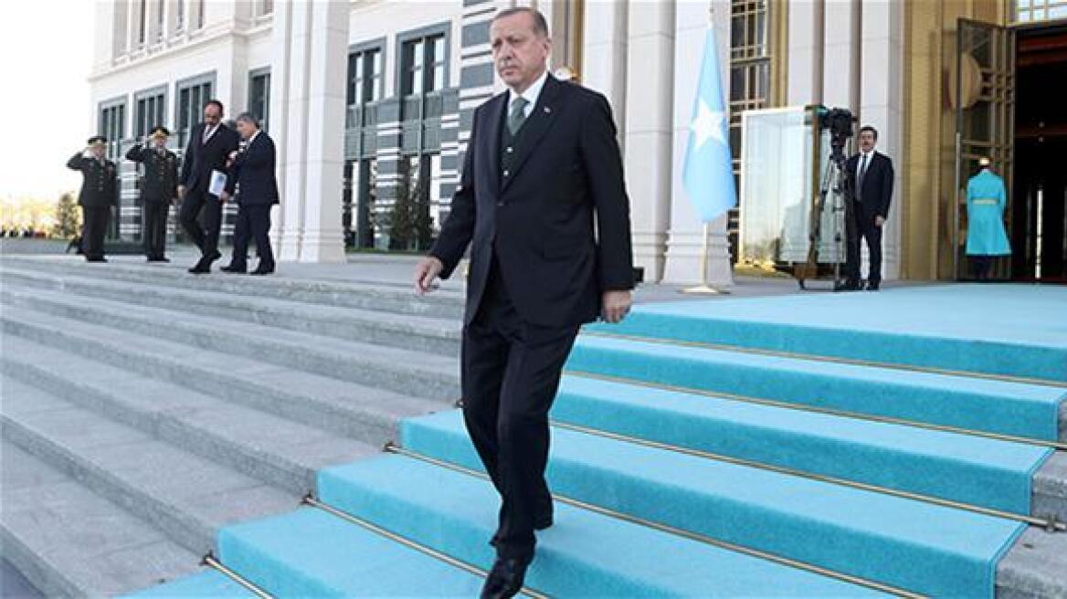 Ερντογάν: Επιστρέφει στο κόμμα του ως αρχηγός στις 21 Μαΐου