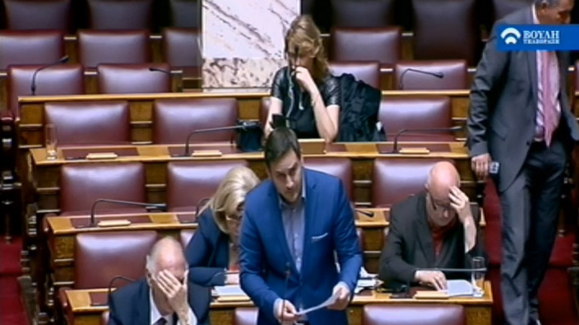 (Ν)τροπολογία: Ο Μάριος Γεωργιάδης ψηφίζει και ο Βασίλης Λεβέντης λύνεται στα γέλια!