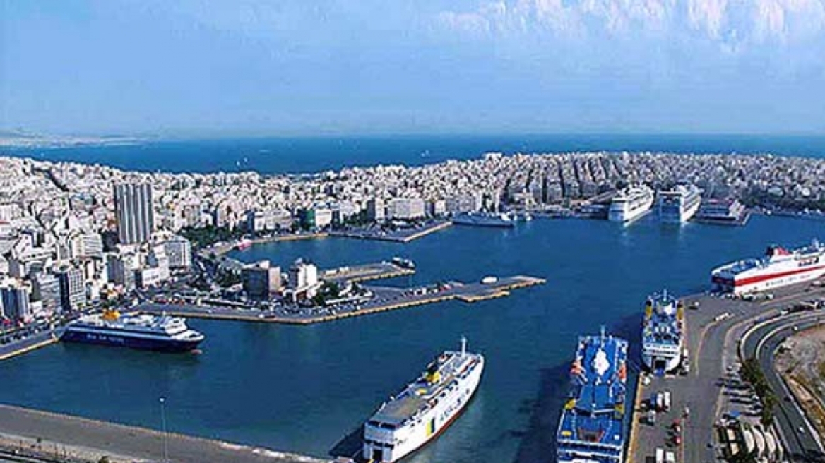 Πρωταθλητισμό κάνει το λιμάνι του Πειραιά σε κρουαζιέρα-containers