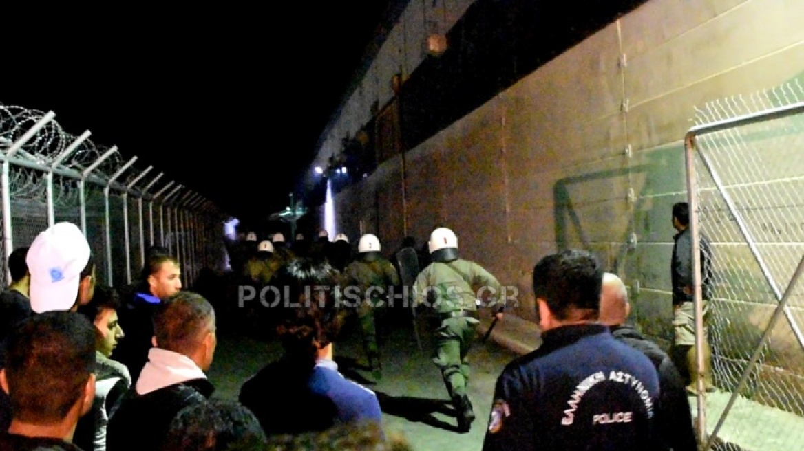 Χίος: Νυχτερινή έφοδος των ΜΑΤ στο hotspot της ΒΙ.ΑΛ.