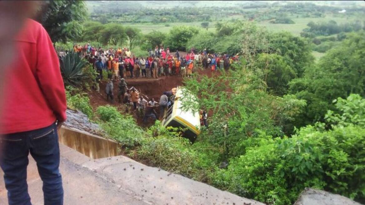 Τραγωδία με μαθητές Δημοτικού: 34 νεκροί από πρόσκρουση λεωφορείου στην Τανζανία