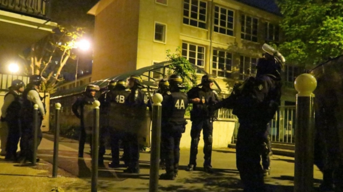 Γαλλία: Συγκρούσεις το βράδυ μεταξύ νεαρών - αστυνομικών
