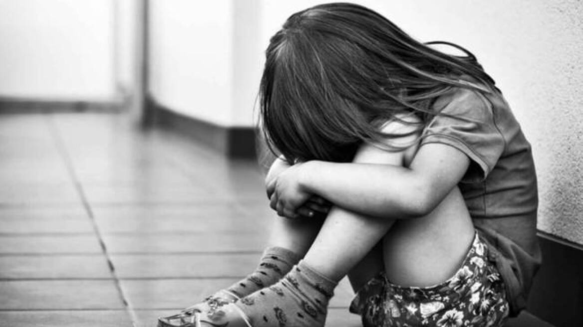 Φρίκη στη Λέσβο: Πατέρας βίαζε για δύο χρόνια την 13χρονη κόρη του 