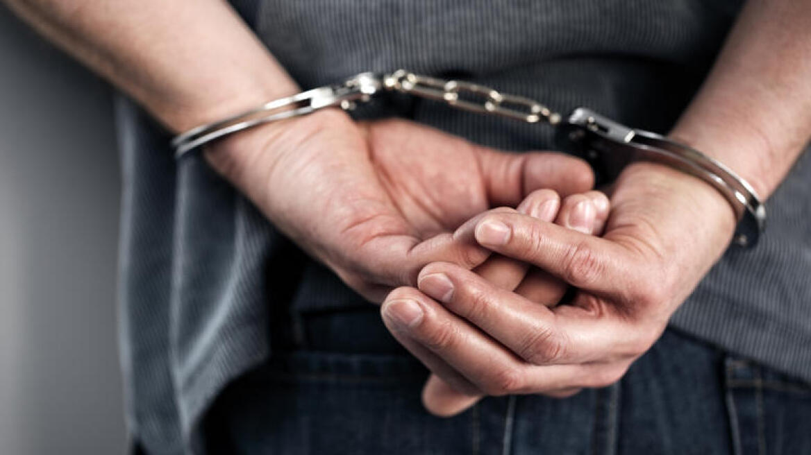 Συνελήφθη 37χρονος για ληστείες και απάτες κατ' εξακολούθηση στην Αττική