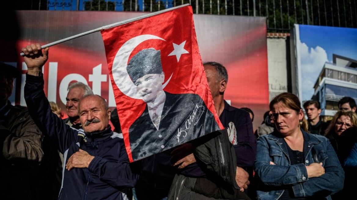 Τουρκία: Εντάλματα εναντίον δύο ιστορικών για προσβολή της μνήμης του Κεμάλ