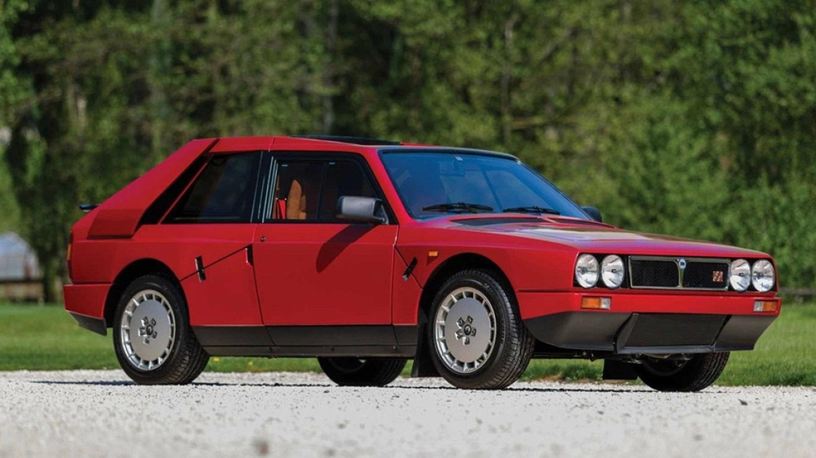 Σε δημοπρασία μια Lancia Delta S4 Stradale