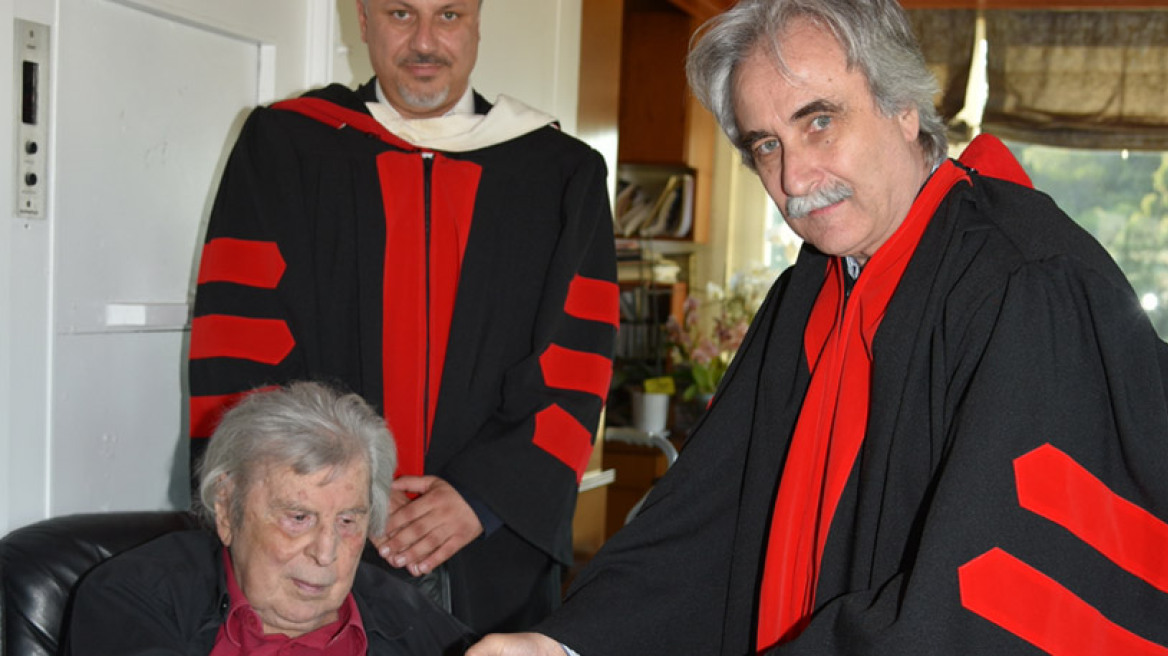 Ο Μίκης Θεοδωράκης αναγορεύθηκε σε Επίτιμο Διδάκτορα του Ευρωπαϊκού Πανεπιστημίου Κύπρου