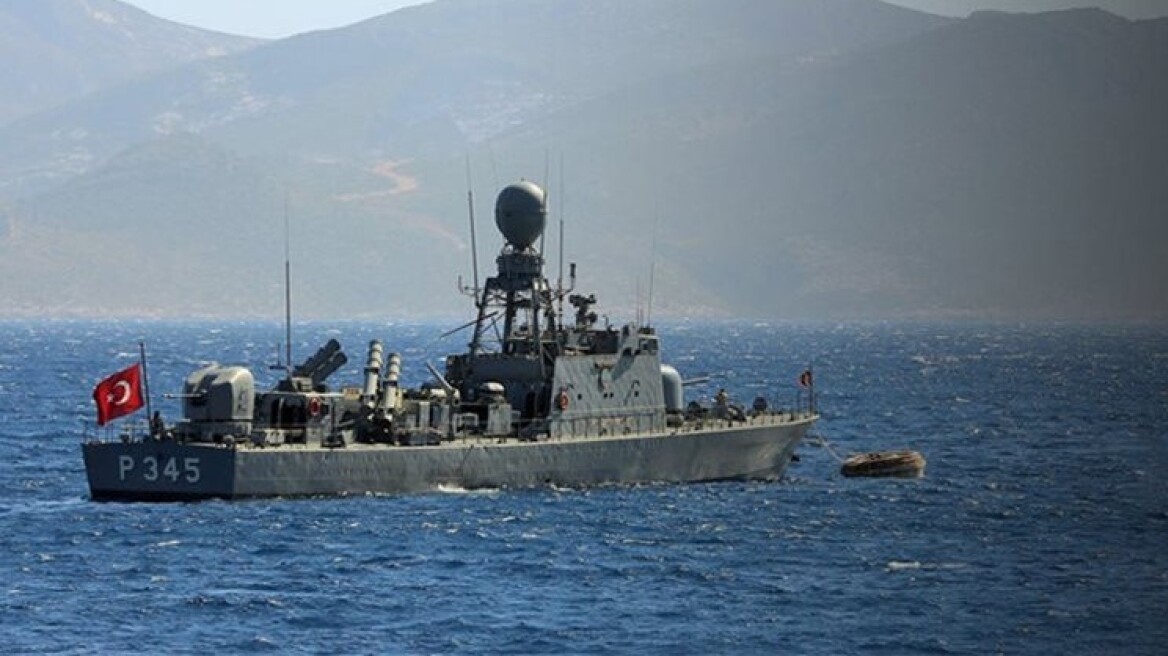 Δύο τουρκικά πολεμικά πλοία κοντά στις ακτές του Αγαθονησίου