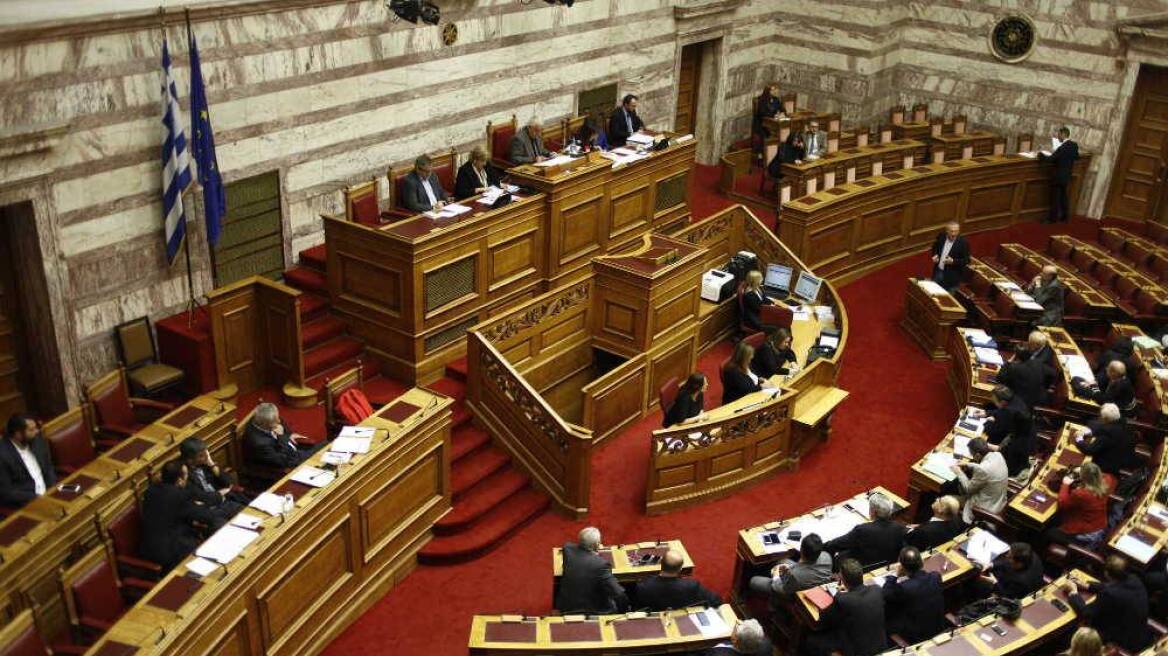 Με τις ψήφους των βουλευτών ΣΥΡΙΖΑ-ΑΝΕΛ εγκρίθηκε επί της αρχής το μνημόνιο 4