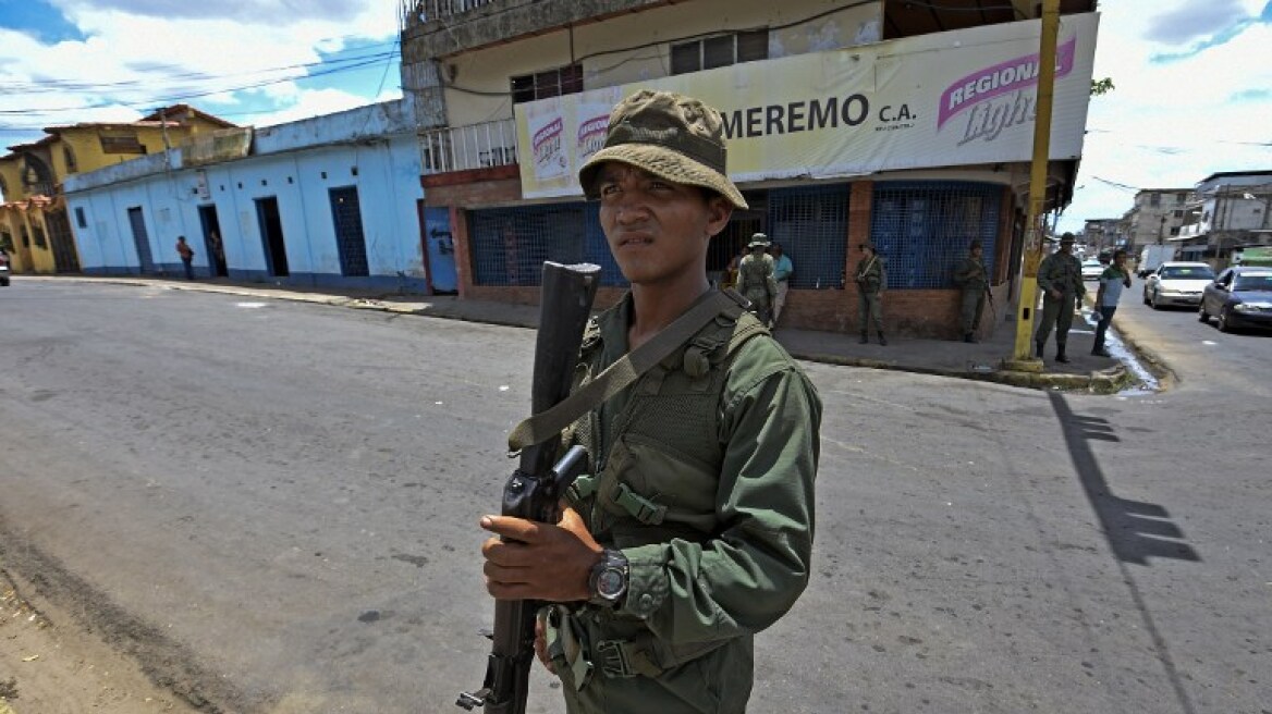 Βενεζουέλα: 2.600 στρατιωτικοί αναλαμβάνουν δράση για τις λεηλασίες
