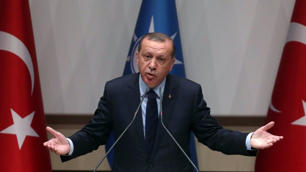 Ερντογάν: H Ευρώπη έχει στα όπα-όπα την Ελλάδα παρόλο που έχει χρέος 400 δισ.