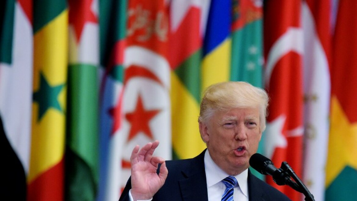 Ο Τραμπ ζήτησε από τις μουσουλμανικές χώρες να απομονώσουν το Ιράν
