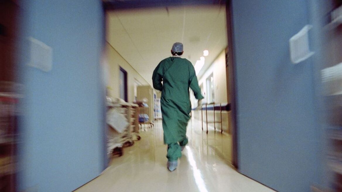 Ανοχύρωτα τα νοσοκομεία: «Επιδημία» η αρπαγή πανάκριβων μηχανημάτων