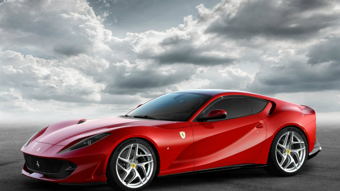 Συνεχίζει με V12 κινητήρες η Ferrari