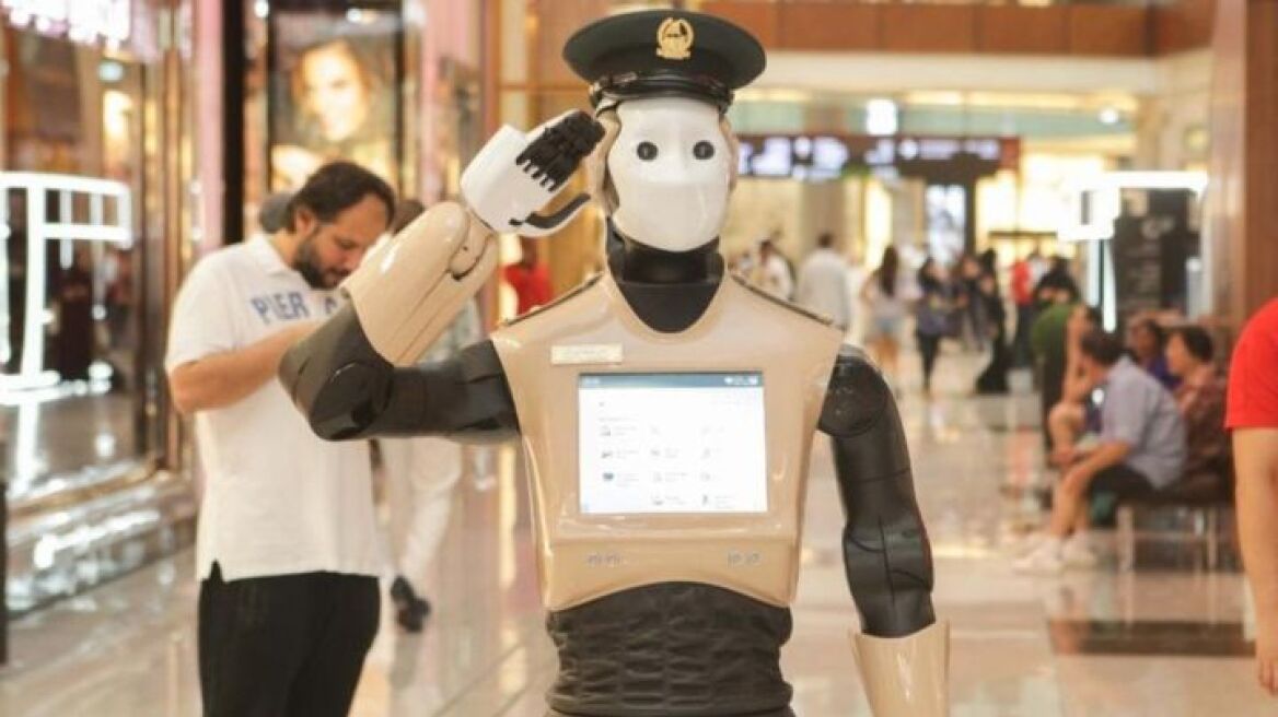 Ρομπότ αστυνομικός κάνει περιπολίες στο Ντουμπάι 