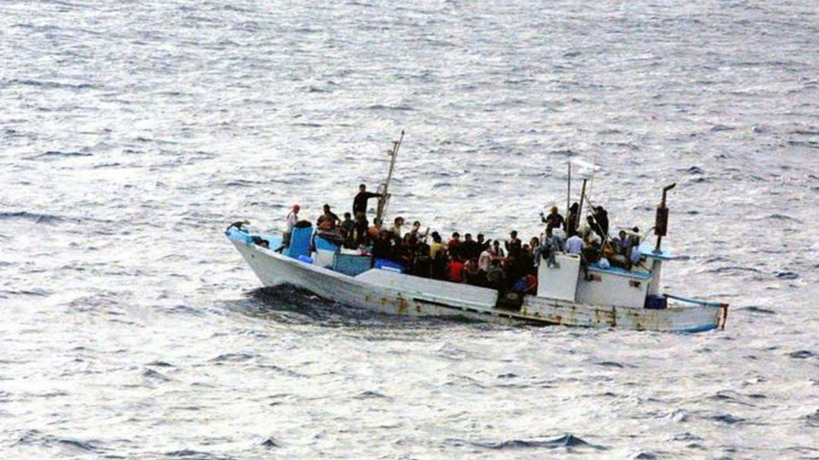 Έρευνες για σκάφος με πρόσφυγες και μετανάστες ανοιχτά της Πύλου 