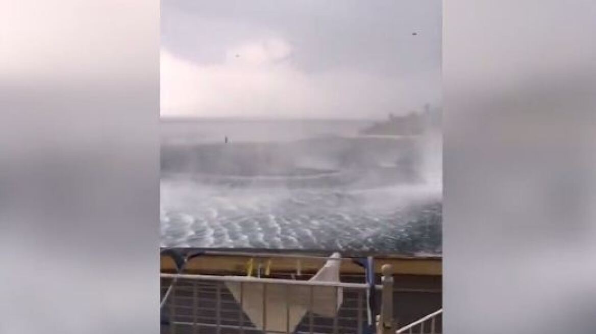 Βίντεο: Τεράστια «ρουφήχτρα» δίπλα στην ακτή της Κέρκυρας!