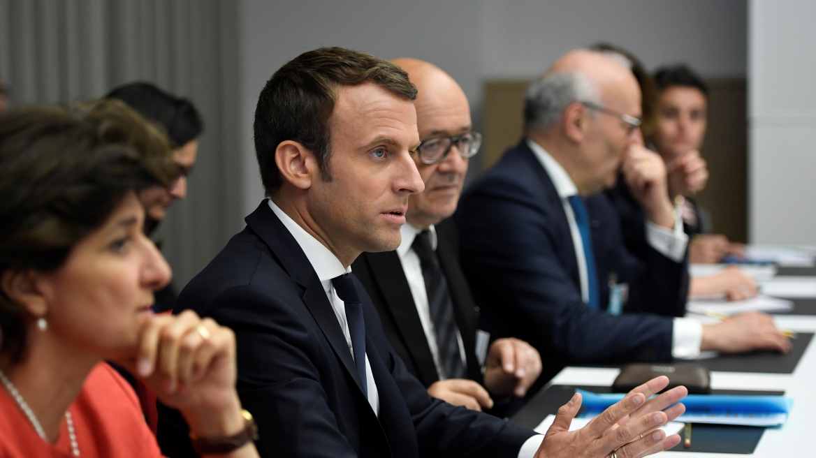H Γαλλία στη γραμμή Μέρκελ: Ήρθε η ώρα για την «ευρωπαϊκή άμυνα»
