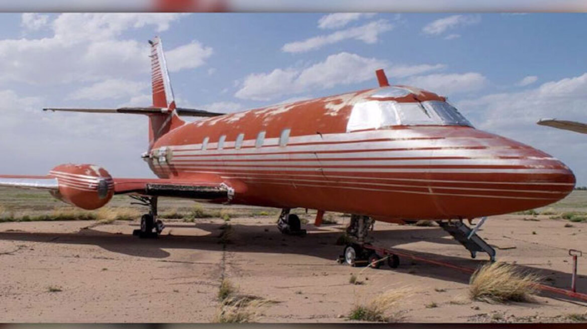 Jet owned by Elvis auctioned after sitting 35 years! (PHOTOS)