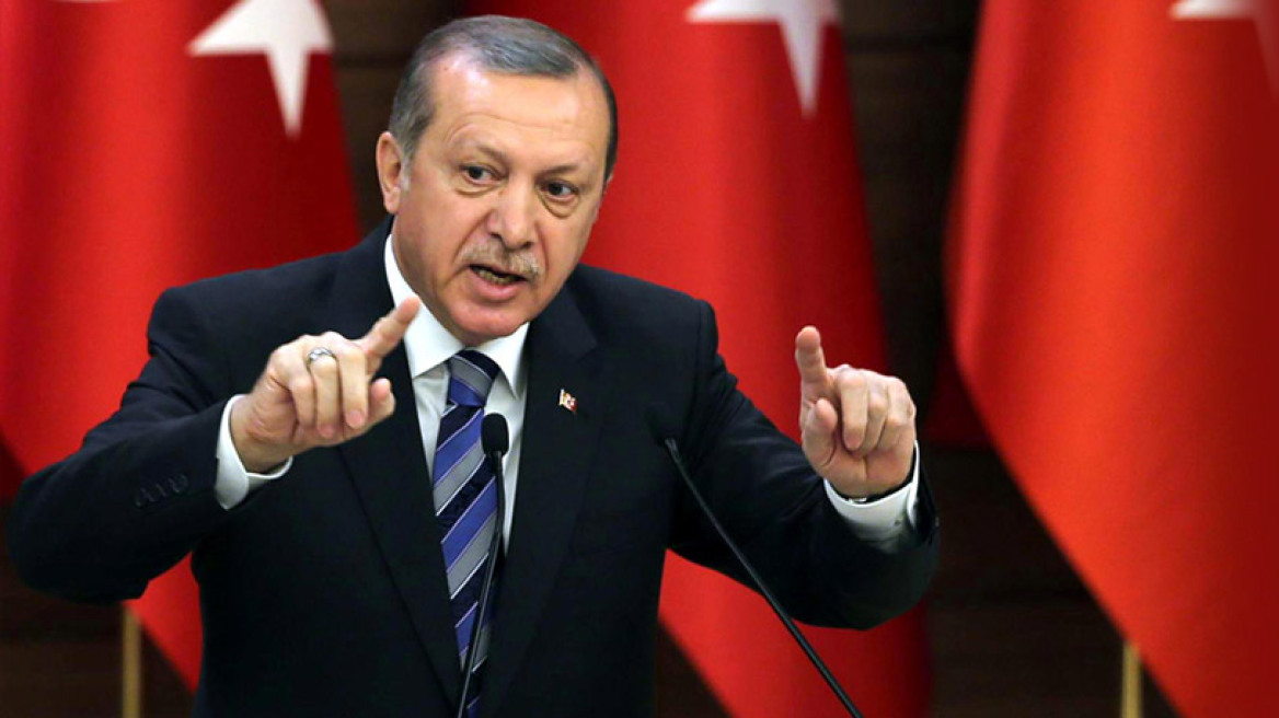 «Βρυχάται» πάλι ο Ερντογάν: Εκδώστε τους πολίτες μας, αλλιώς δεν θα σας δίνουμε κανέναν