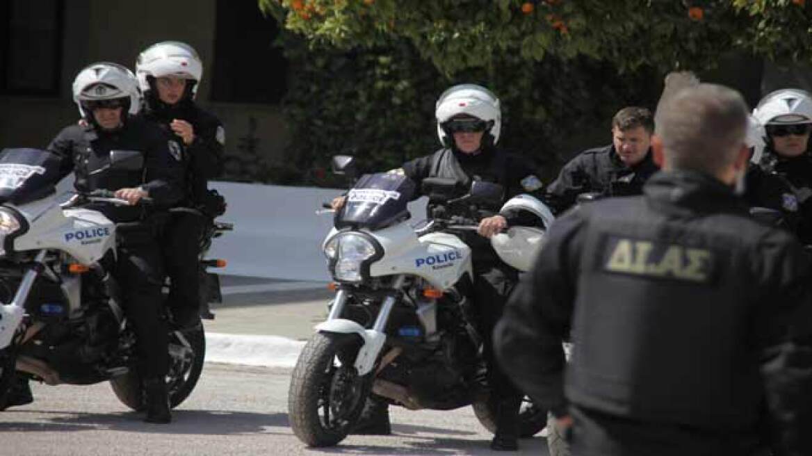 Πάτρα: 47χρονος Έλληνας έκλεψε μηχανή και λήστεψε μια γυναίκα