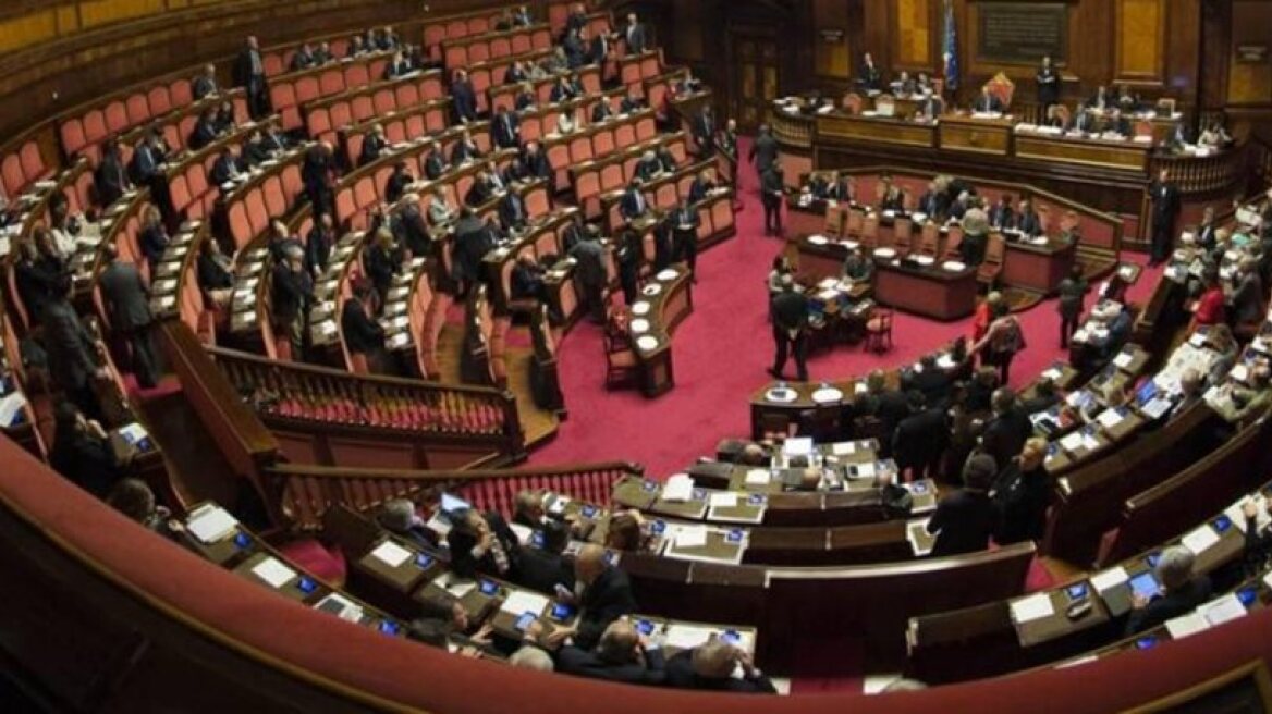 Ιταλία: Ένα μικρό αριστερό κίνημα, δημιουργεί προβλήματα στην κυβέρνηση Τζεντιλόνι 