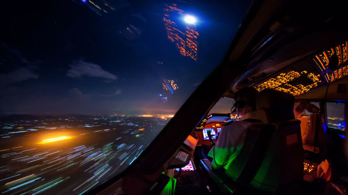 747 pilot takes stunning photos from his cockpit (AMAZING PHOTOS)