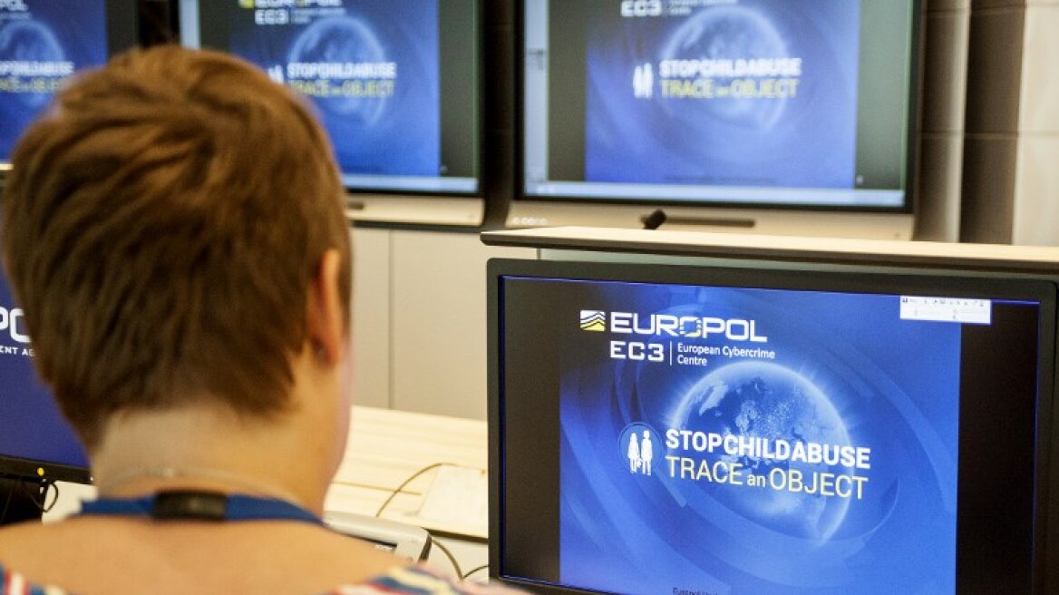 Με αντικείμενα καθημερινής χρήσης προσπαθεί η Europol να αναγνωρίσει παιδεραστές