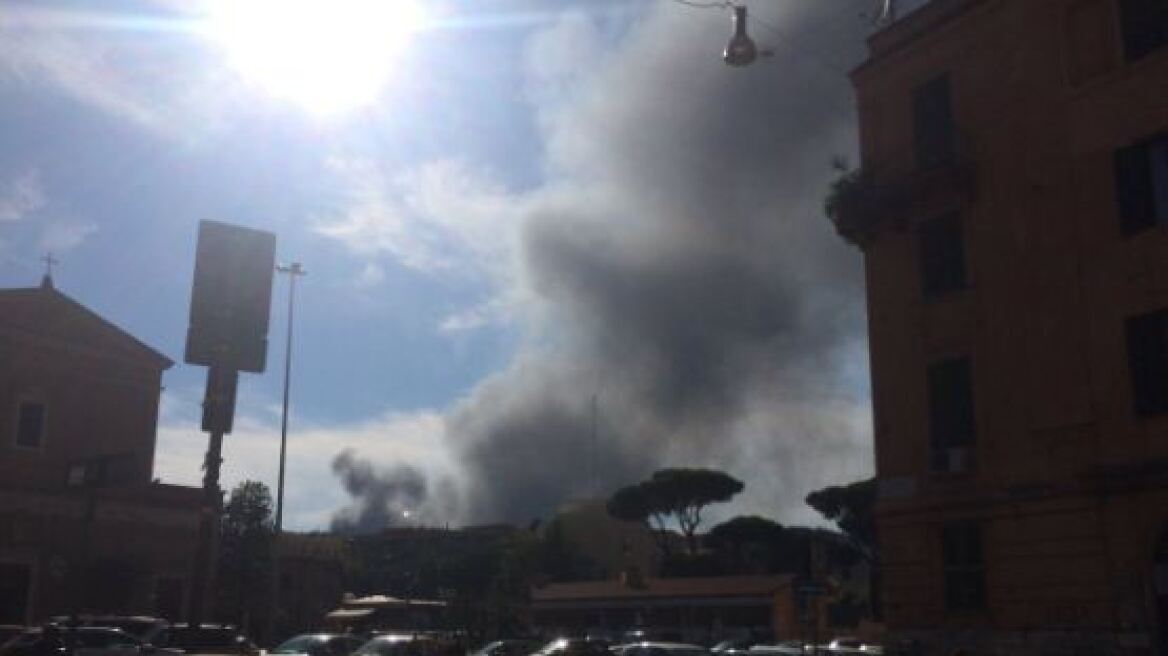 Ρώμη: Μεγάλη φωτιά κοντά στο τείχος του Βατικανού