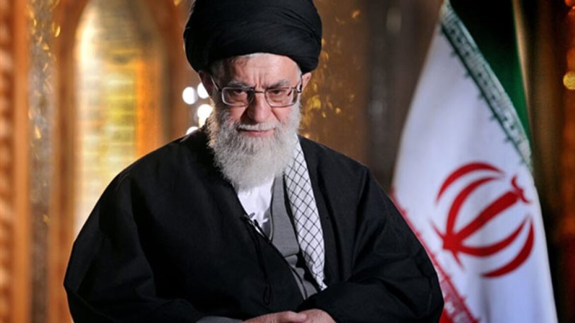 Ιράν: Οι πολιτικές των Δυτικών τους γυρίζουν μπούμερανγκ, διαμηνύει ο αγιατολάχ Αλί Χαμενεϊ